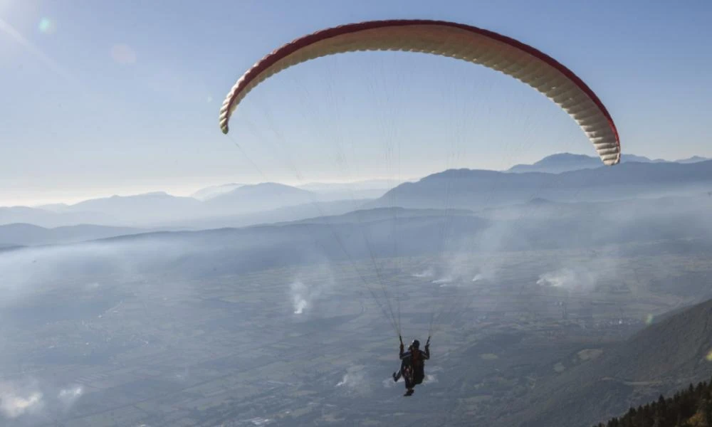 Αγνοείται άτομο που έκανε παραπέντε στις Πλαταιές Βοιωτίας
